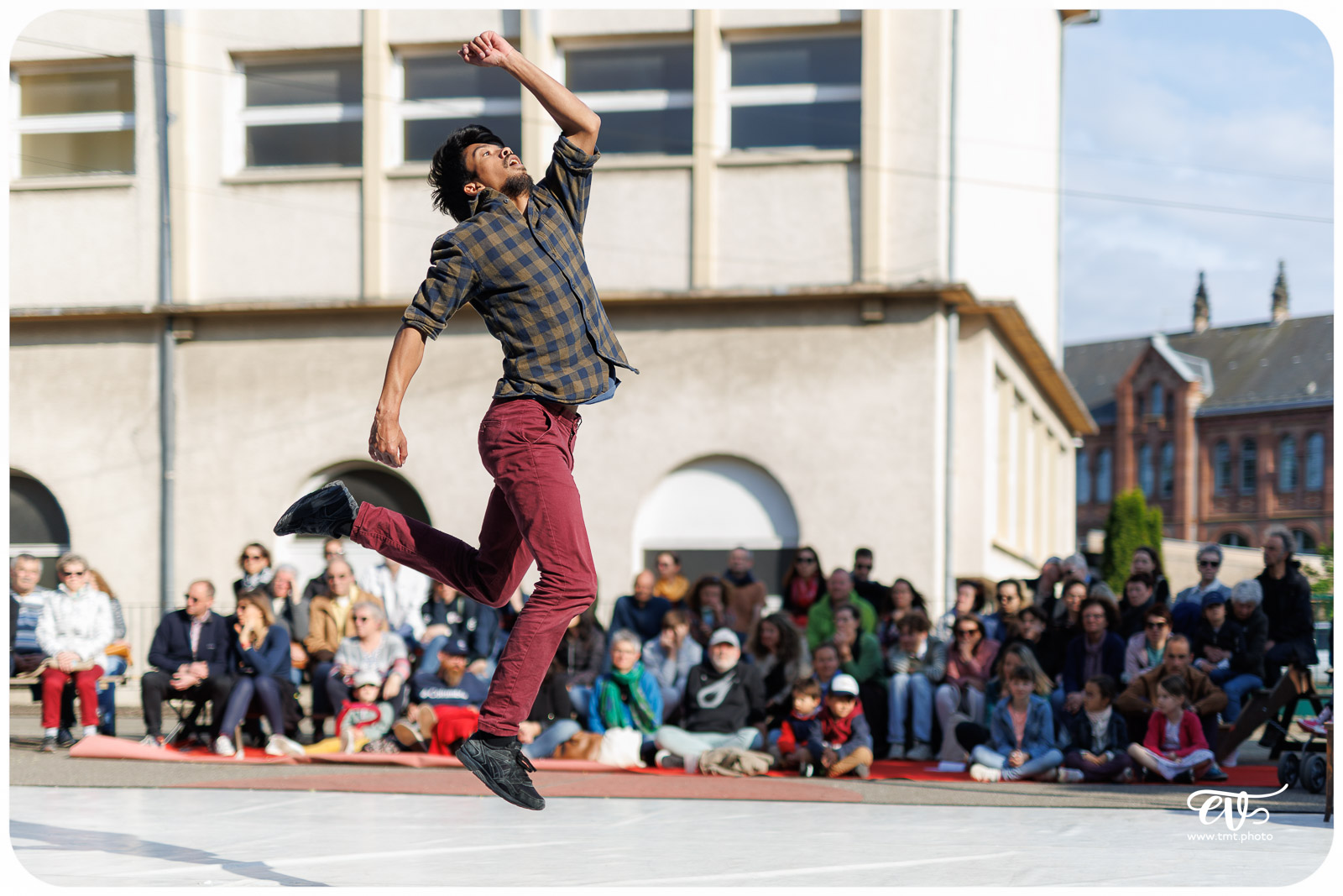 NO MAN'S LAND (CIE DARUMA)